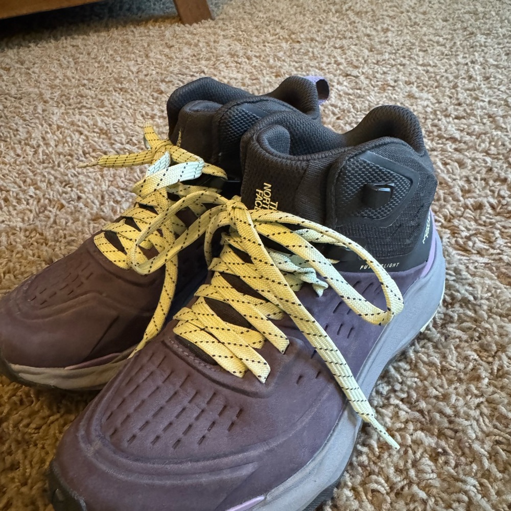 Women’s North Face VECTIV Exploris 2 Mid FUTURELIGHT™ Leather Hiking Boots